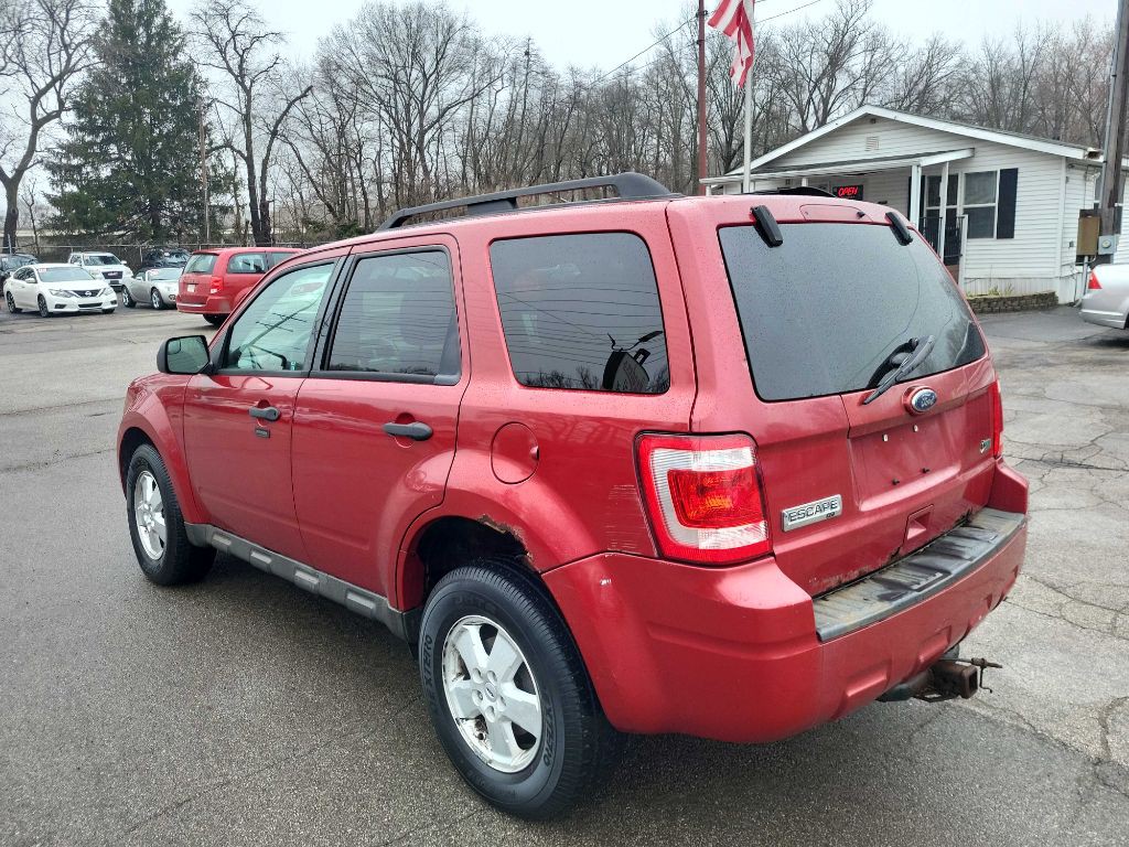 2011 Ford Escape Image 2