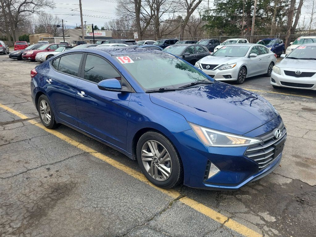2019 Hyundai Elantra Image 1