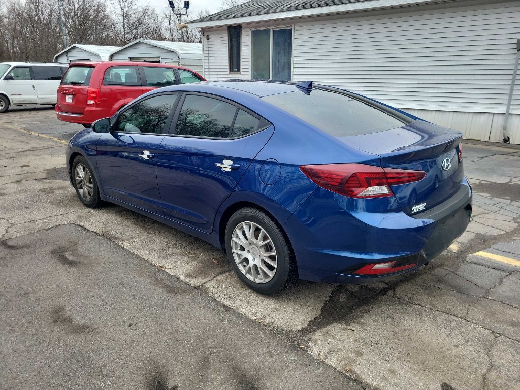2019 Hyundai Elantra Image 3