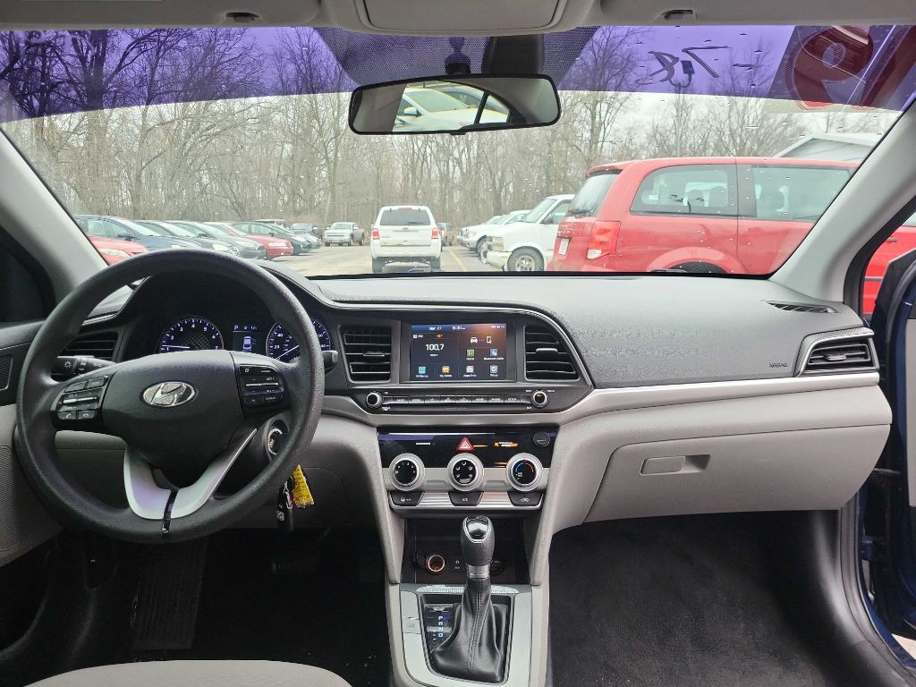 2019 Hyundai Elantra Image 9