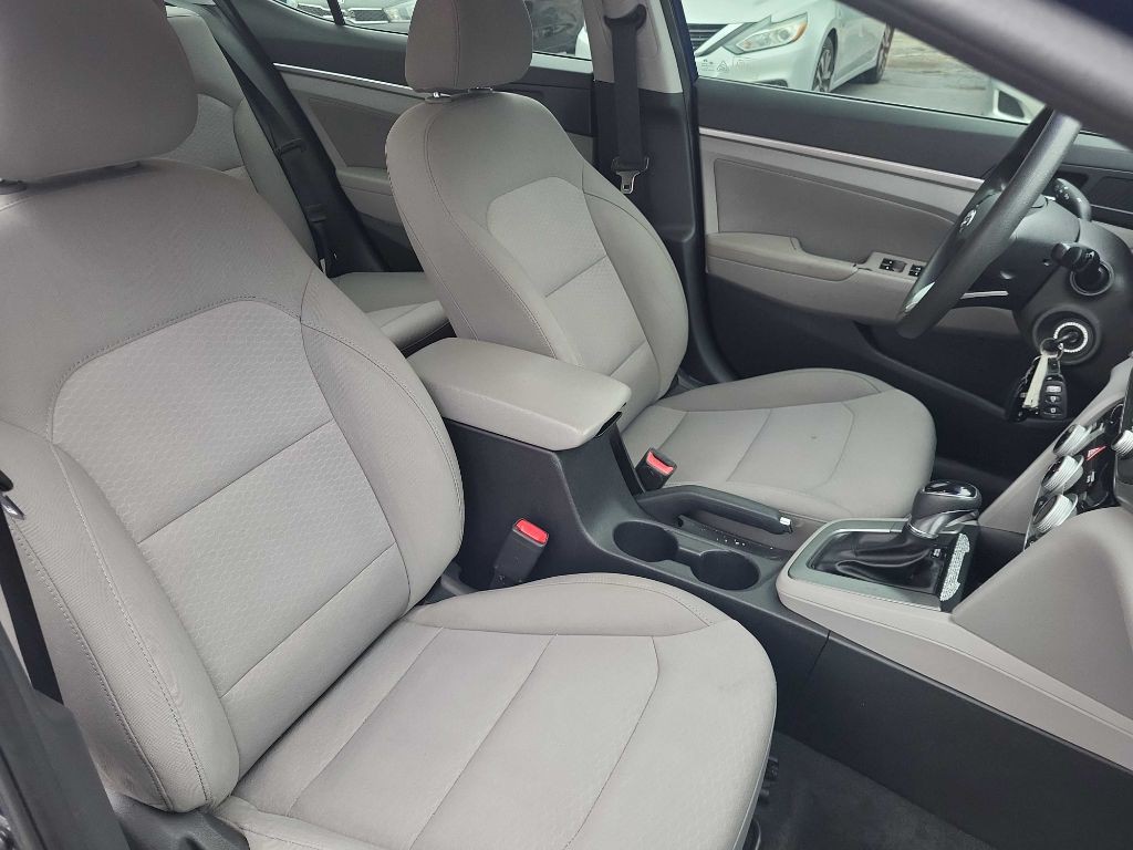 2019 Hyundai Elantra Image 10