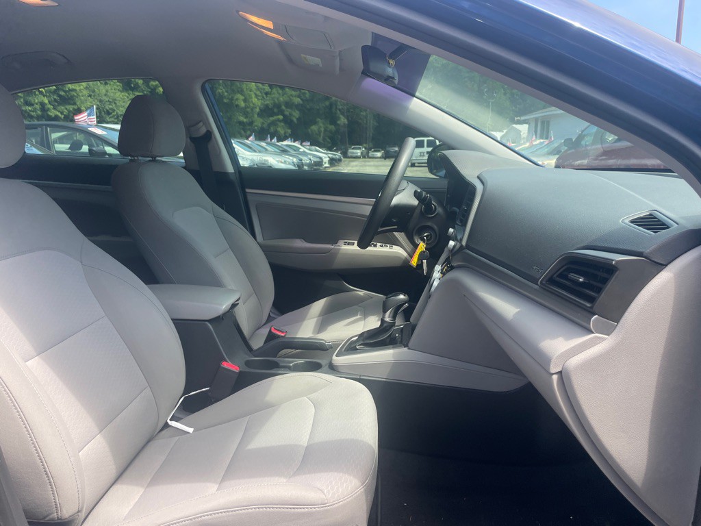 2019 Hyundai Elantra Image 12