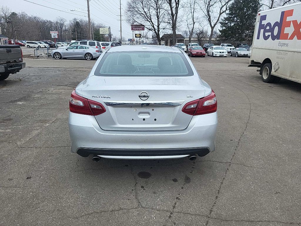 2018 Nissan Altima Image 7