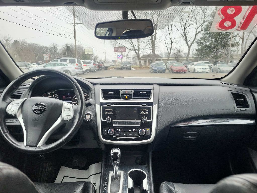 2018 Nissan Altima Image 8