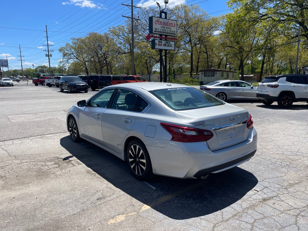 2018 Nissan Altima Image 7