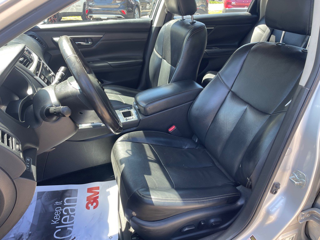 2018 Nissan Altima Image 10