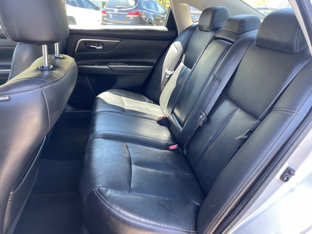 2018 Nissan Altima Image 11