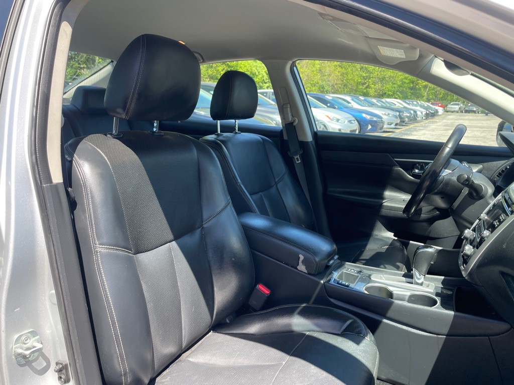 2018 Nissan Altima Image 12