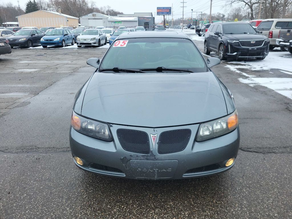 2005 Pontiac Bonneville Image 2