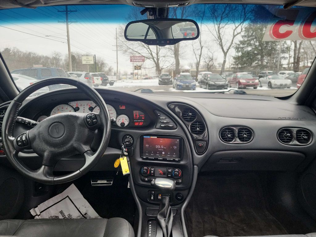 2005 Pontiac Bonneville Image 9