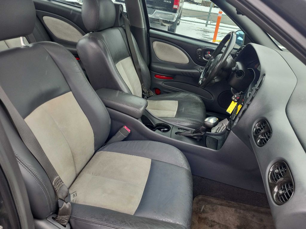 2005 Pontiac Bonneville Image 10