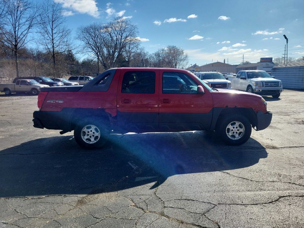2004 Chevrolet Avalanche Image 8