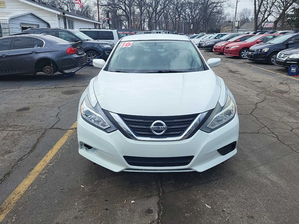 2016 Nissan Altima Image 4