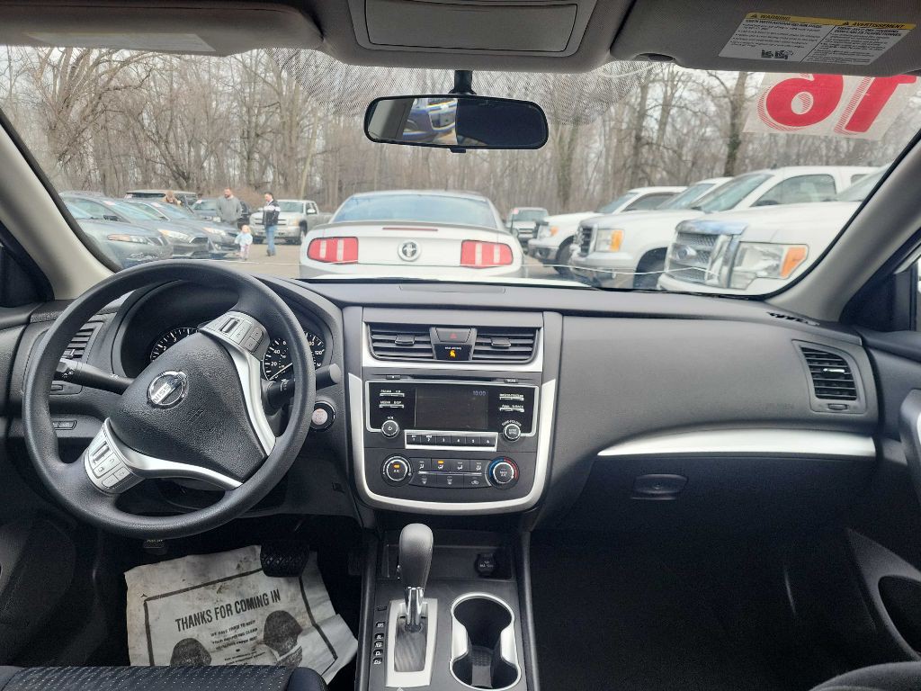 2016 Nissan Altima Image 8