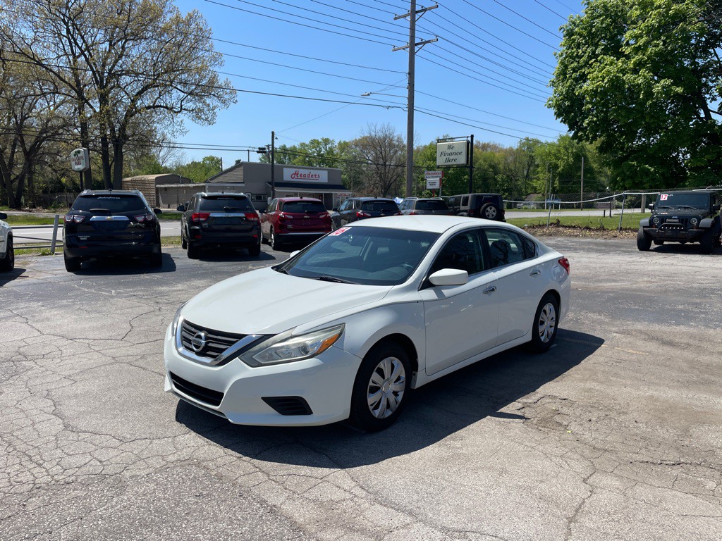 2016 Nissan Altima Image 1