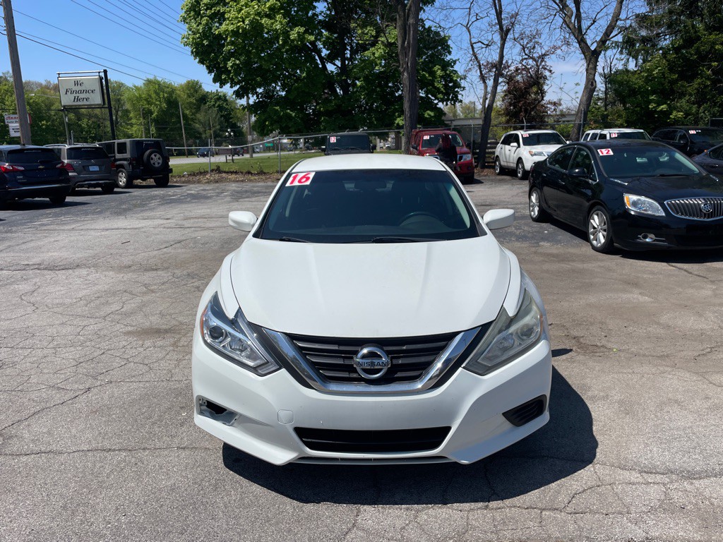 2016 Nissan Altima Image 2