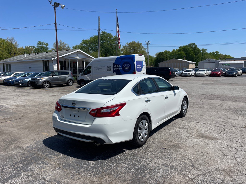 2016 Nissan Altima Image 5