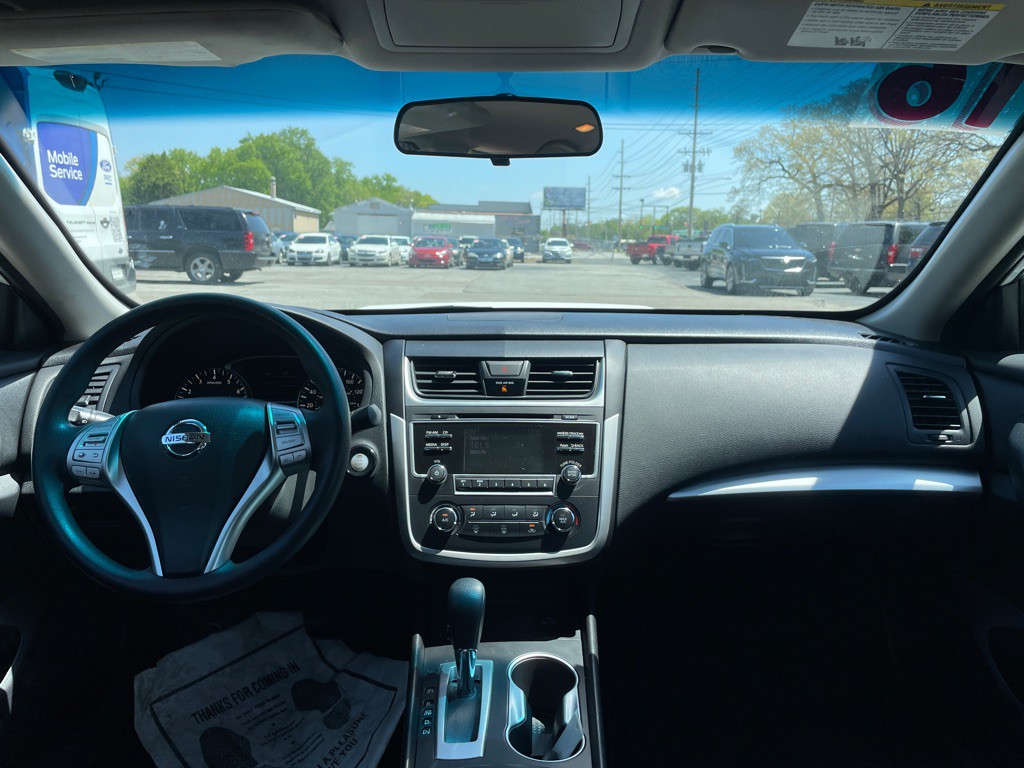 2016 Nissan Altima Image 9