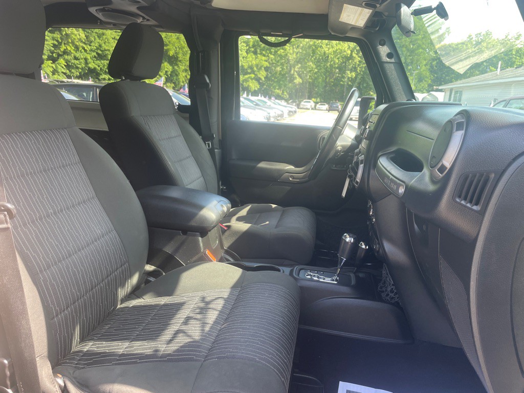 2012 Jeep Wrangler Image 10