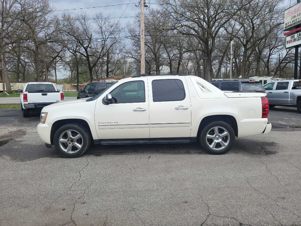 2012 Chevrolet Avalanche Image 7