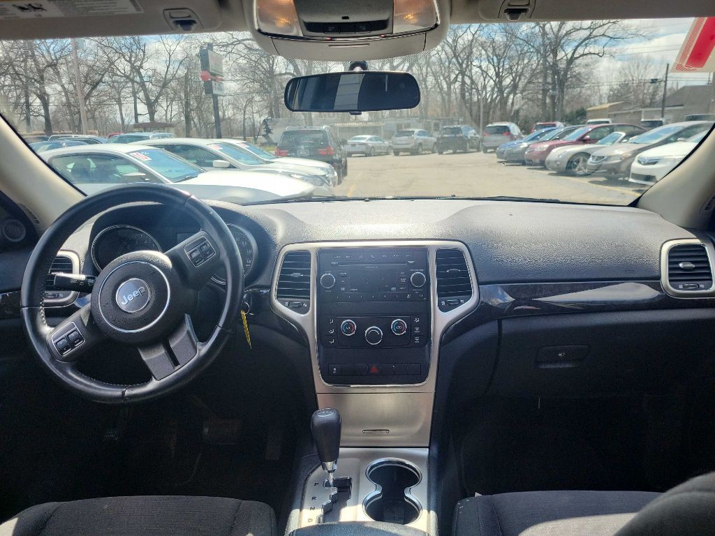 2011 Jeep Grand Cherokee Image 9