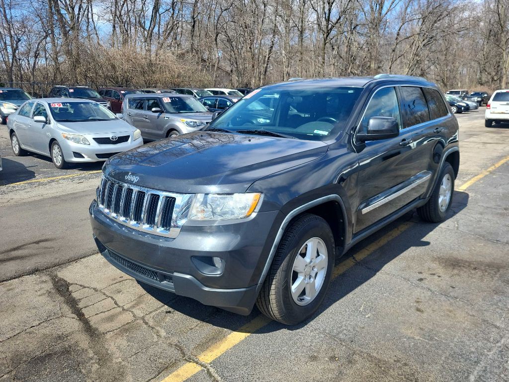 2011 Jeep Grand Cherokee Image 2