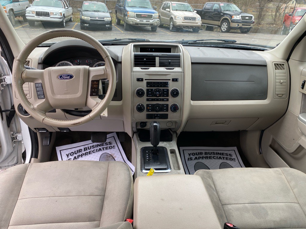 2010 Ford Escape Image 9