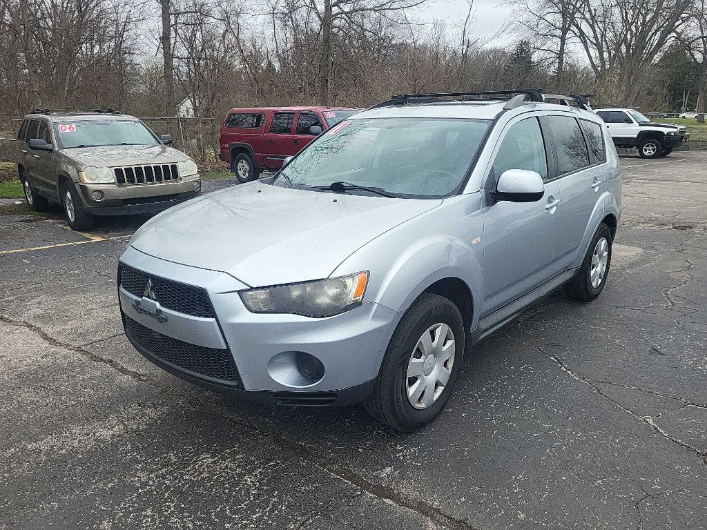 2011 Mitsubishi Outlander Image 4