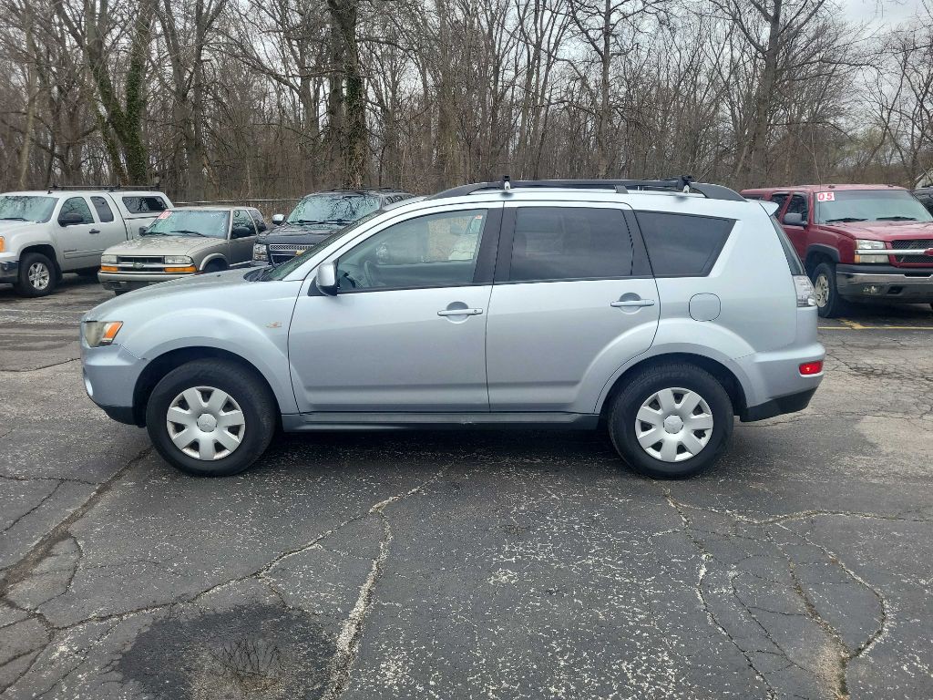 2011 Mitsubishi Outlander Image 6