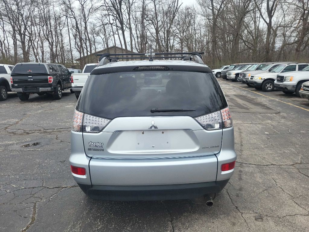2011 Mitsubishi Outlander Image 7