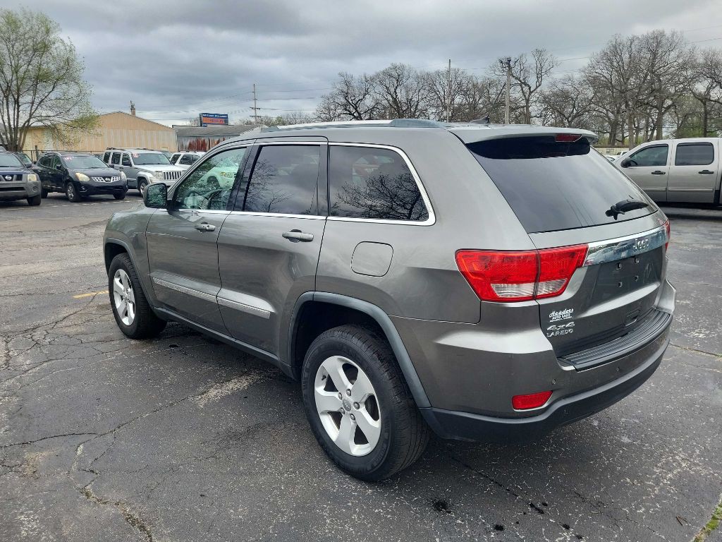 2012 Jeep Grand Cherokee Image 2