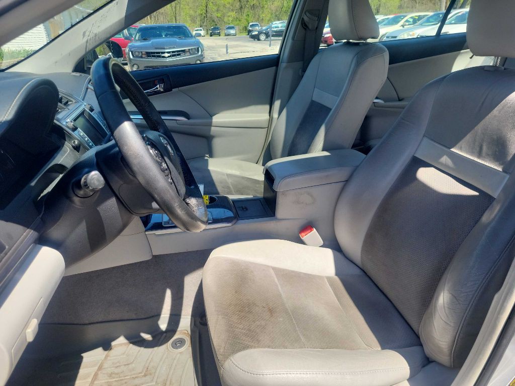 2012 Toyota Camry Image 10
