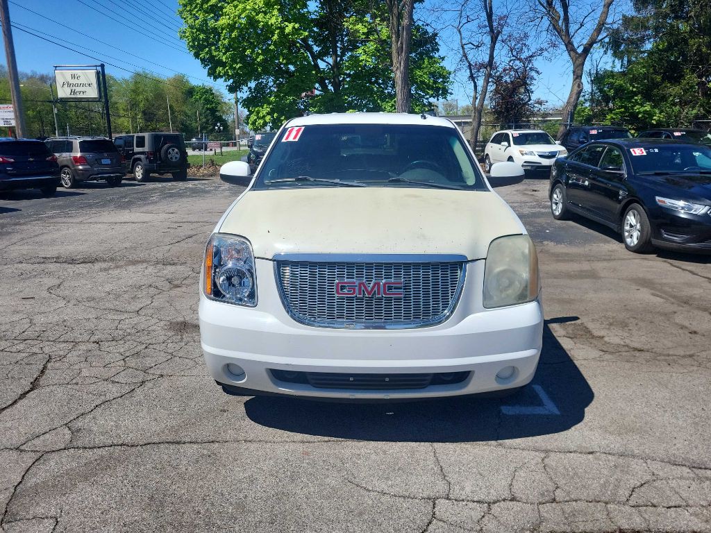 2011 GMC Yukon Image 2