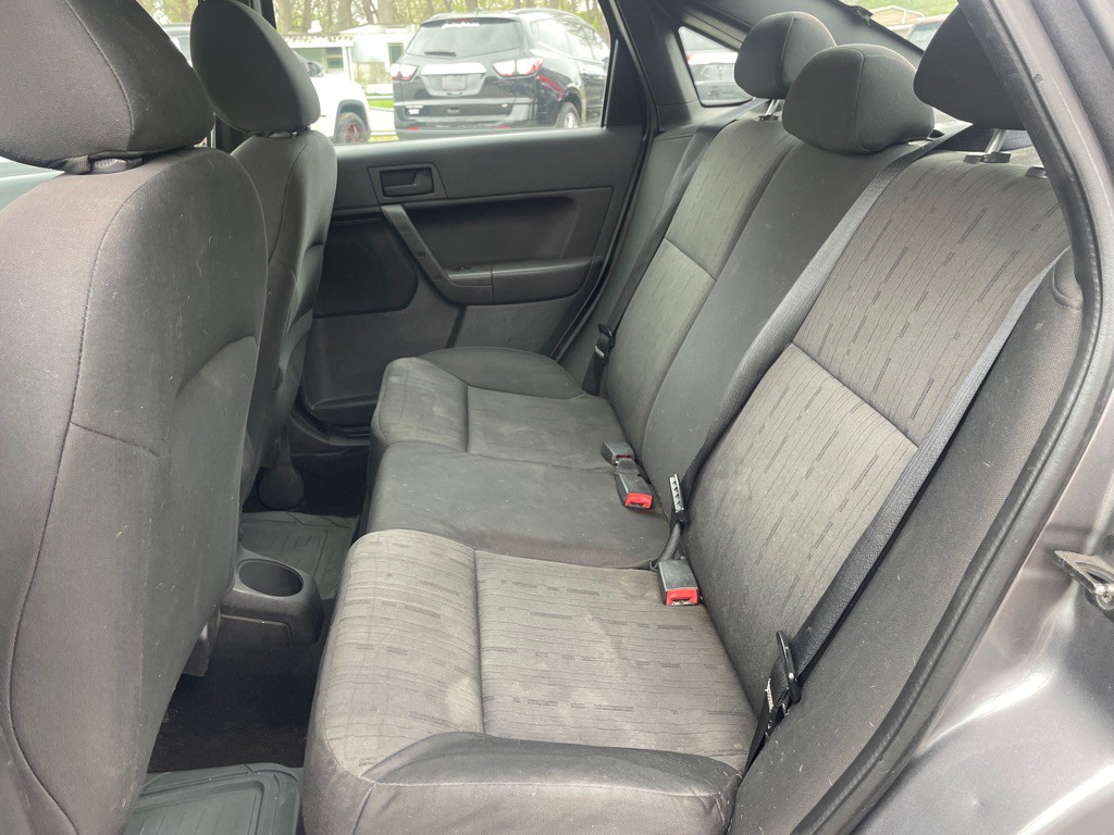 2010 Ford Focus Image 11