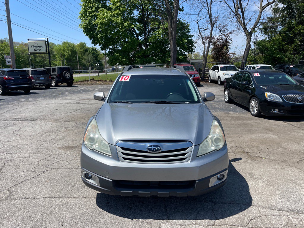 2010 Subaru Outback Image 2