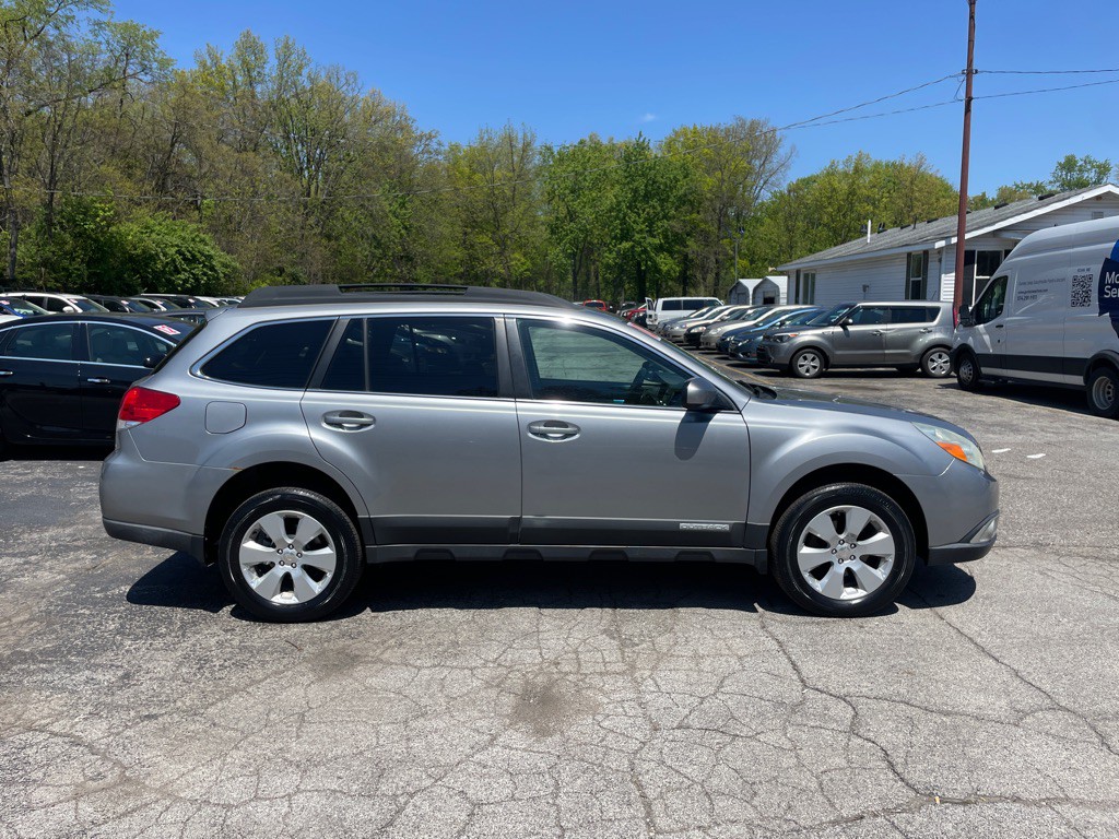 2010 Subaru Outback Image 4