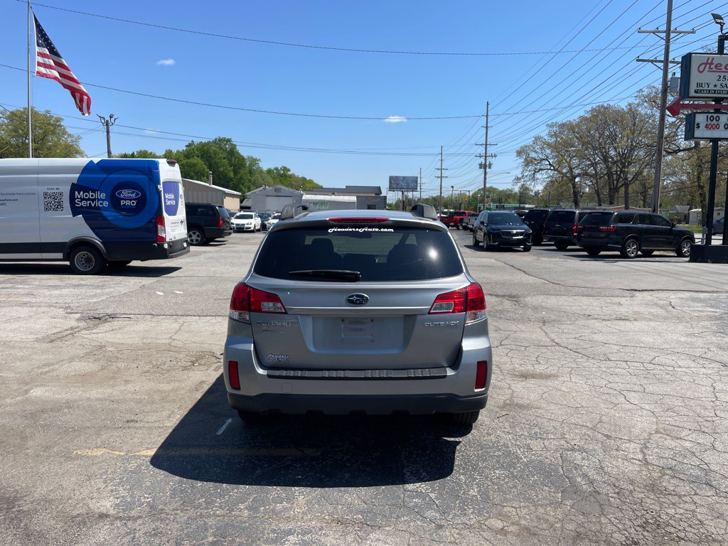 2010 Subaru Outback Image 6