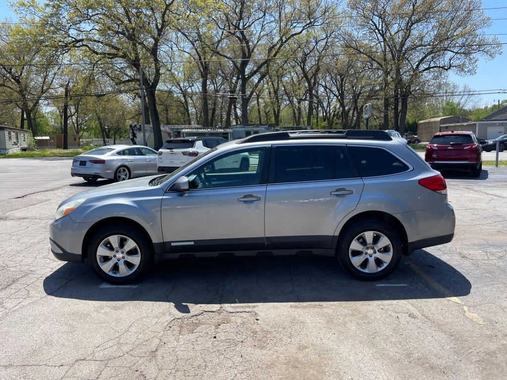 2010 Subaru Outback Image 8