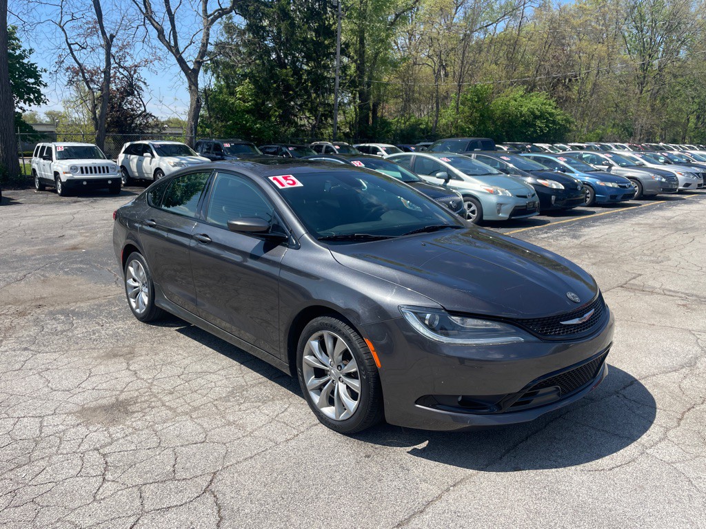 2015 Chrysler 200 Image 3