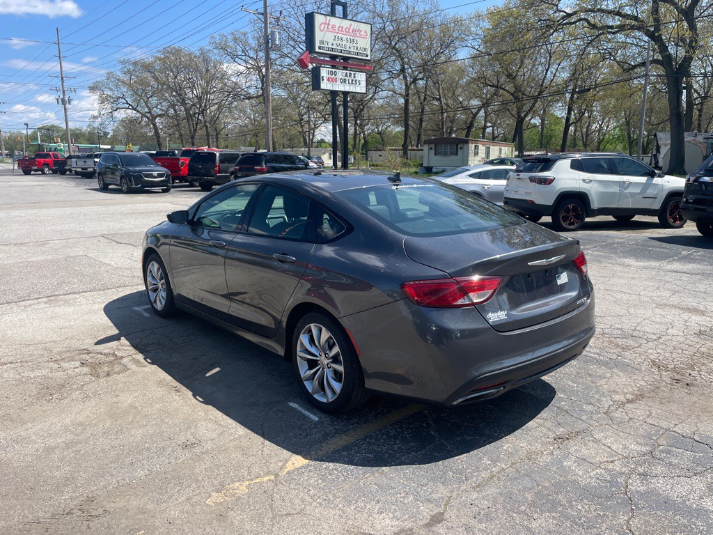 2015 Chrysler 200 Image 7