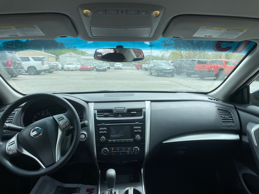 2015 Nissan Altima Image 9