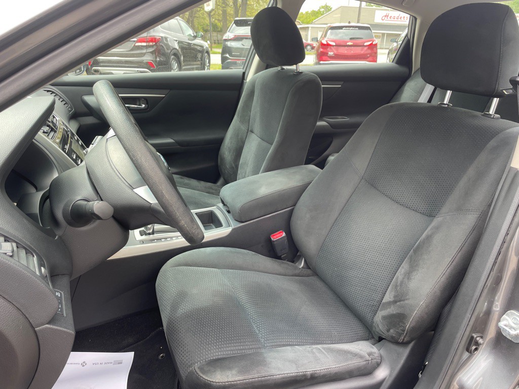 2015 Nissan Altima Image 10