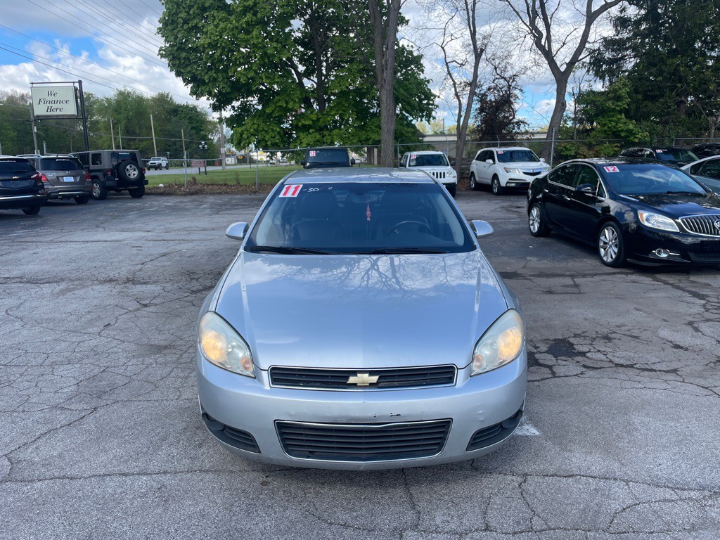 2011 Chevrolet Impala Image 2