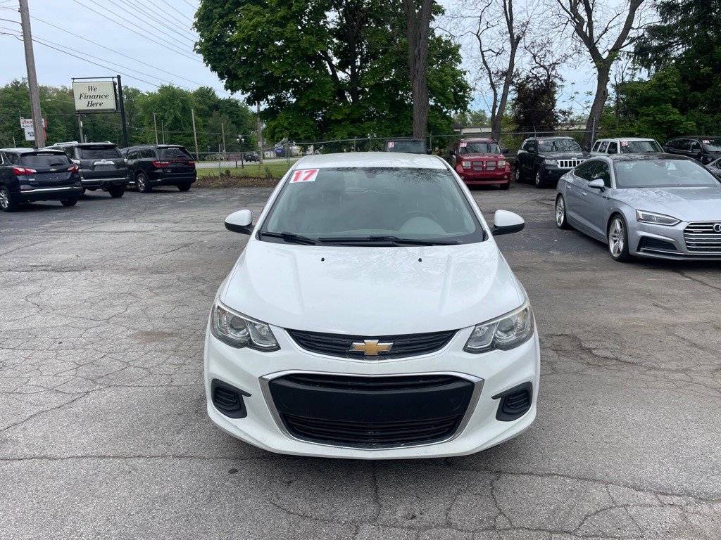 2017 Chevrolet Sonic Image 2