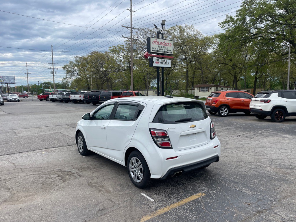 2017 Chevrolet Sonic Image 7