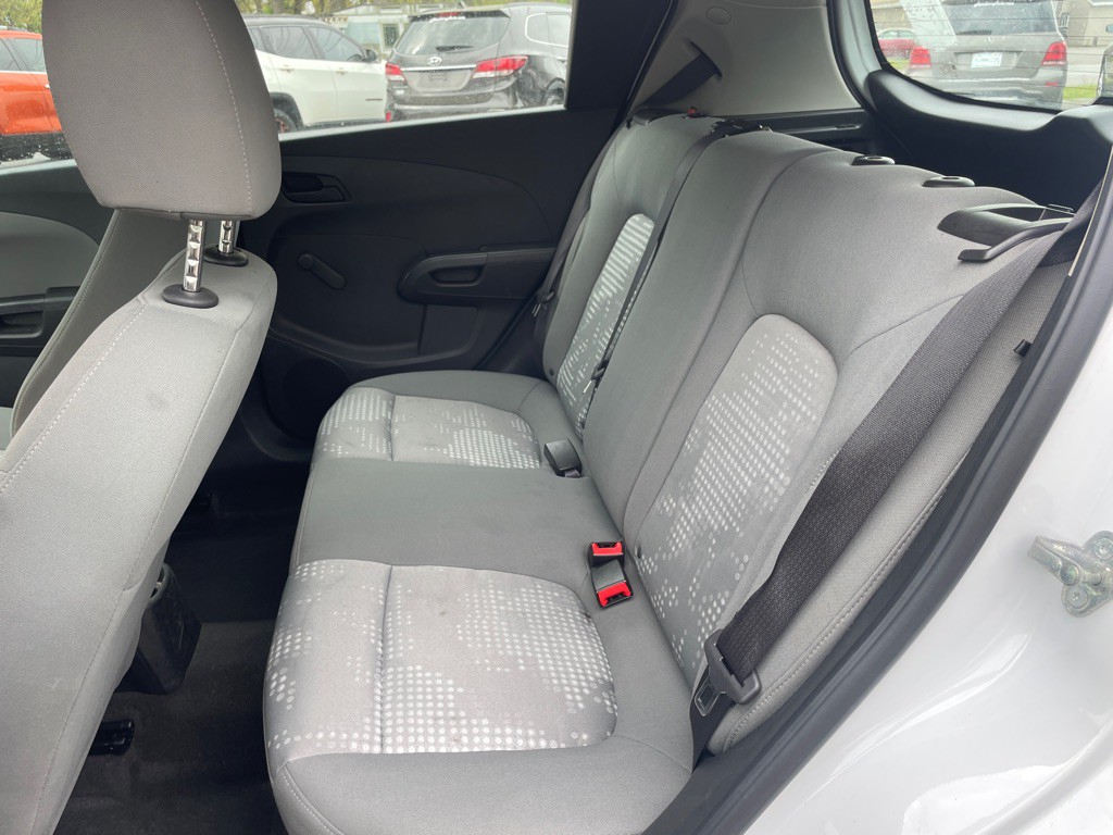 2017 Chevrolet Sonic Image 11