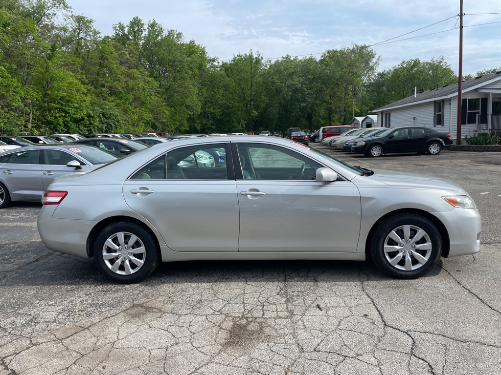 2010 Toyota Camry Image 4