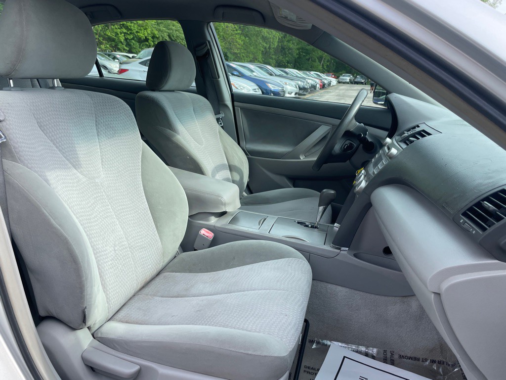 2010 Toyota Camry Image 12