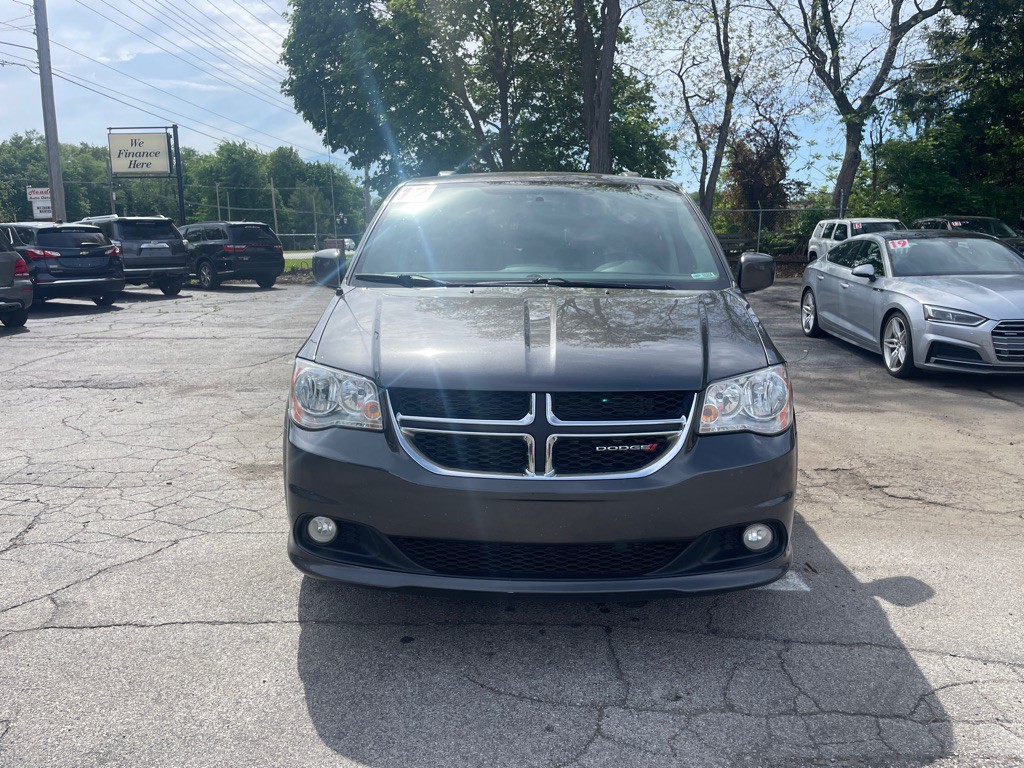 2017 Dodge Grand Caravan Image 2