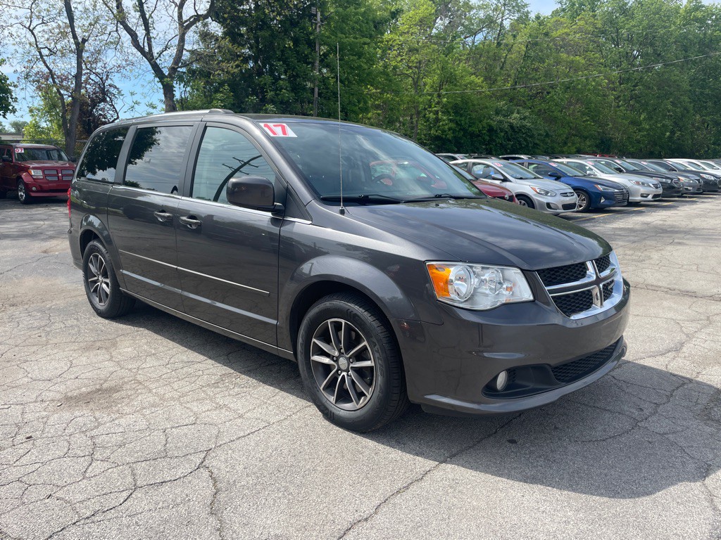 2017 Dodge Grand Caravan Image 3
